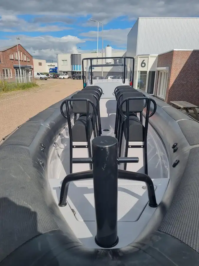 Containerskib til salg
