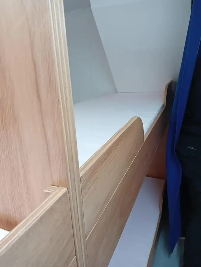 Containerskib til salg