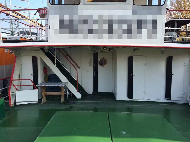 Containerskib til salg