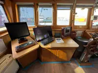 Containerskib til salg