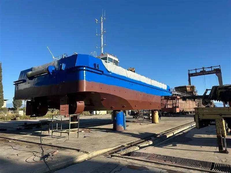 Arbejdsbåde til salg
