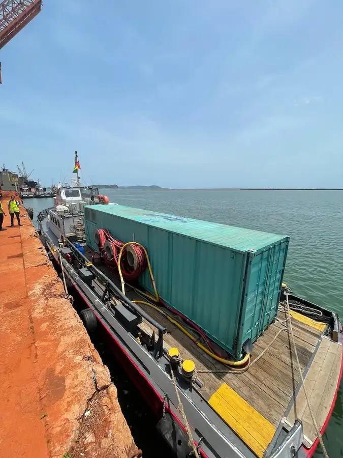 Containerskib til salg