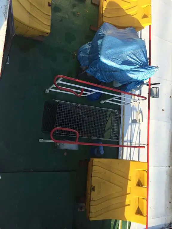Containerskib til salg