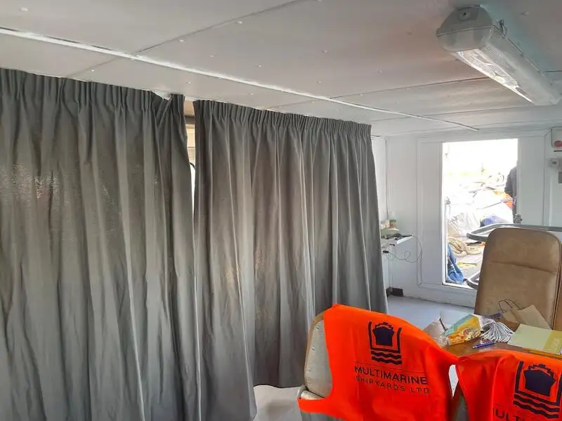 Containerskib til salg