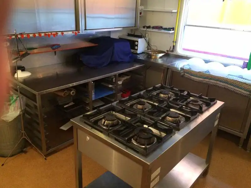 Containerskib til salg
