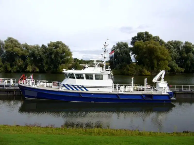 Patruljebåd til salg