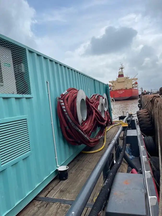 Containerskib til salg