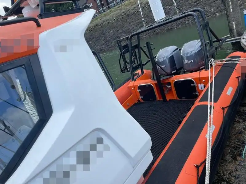 Stiv oppustelig båd til salg