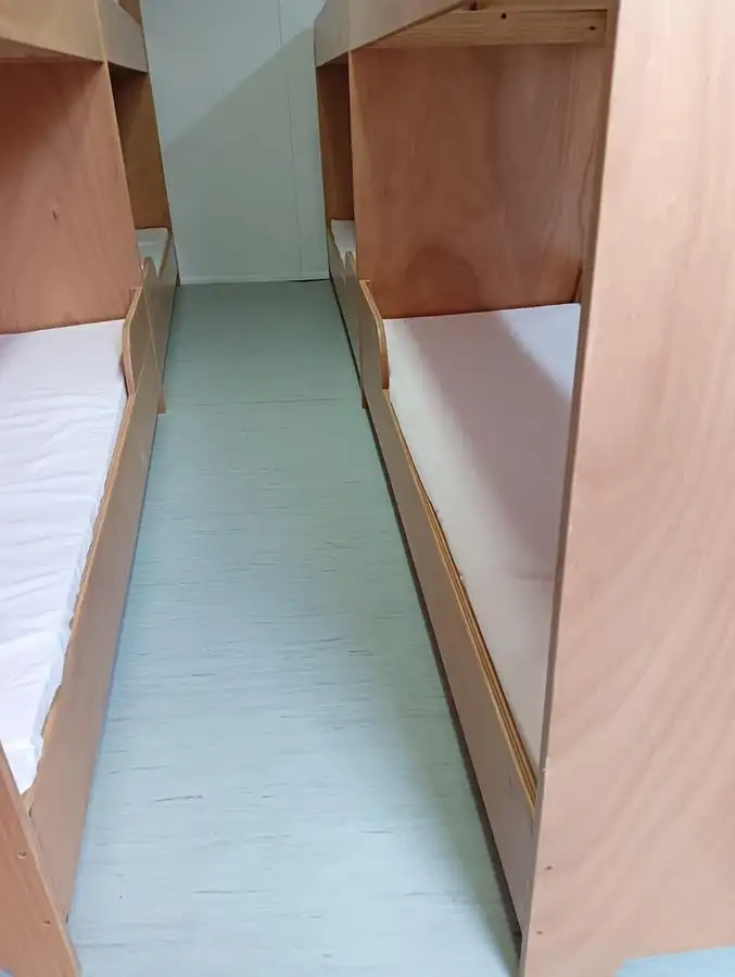 Containerskib til salg