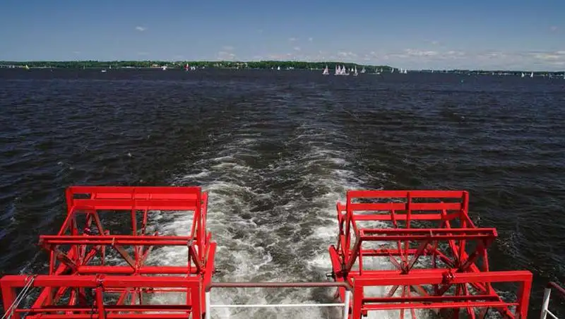 Containerskib til salg