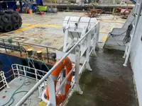 Containerskib til salg