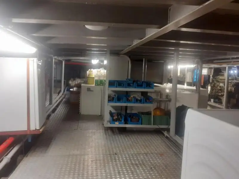 Containerskib til salg