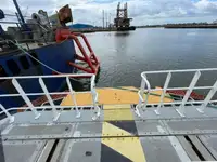 Containerskib til salg