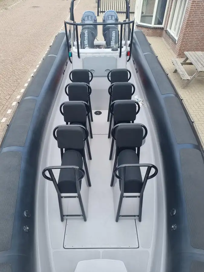 Containerskib til salg