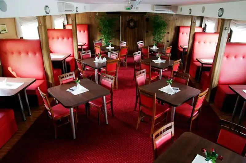 Containerskib til salg