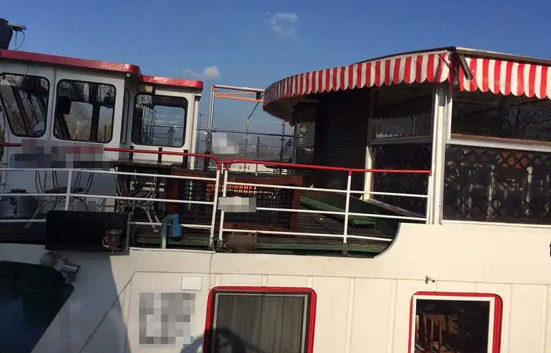 Containerskib til salg
