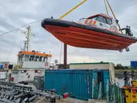 Containerskib til salg