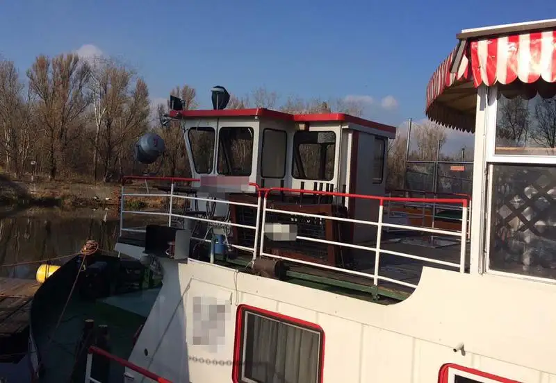Containerskib til salg