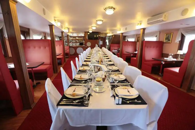 Containerskib til salg