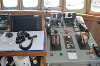 Containerskib til salg