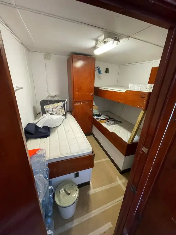 Containerskib til salg
