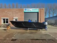 Containerskib til salg