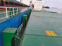 Containerskib til salg