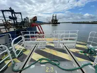 Containerskib til salg