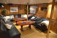 Containerskib til salg