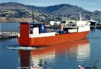 Containerskib til salg