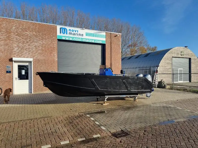 Containerskib til salg