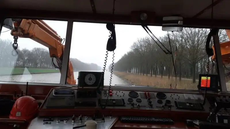 Containerskib til salg