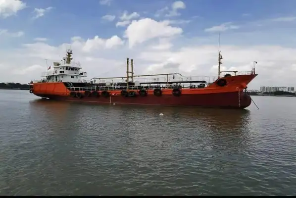 Oil/Chemical tanker for sale