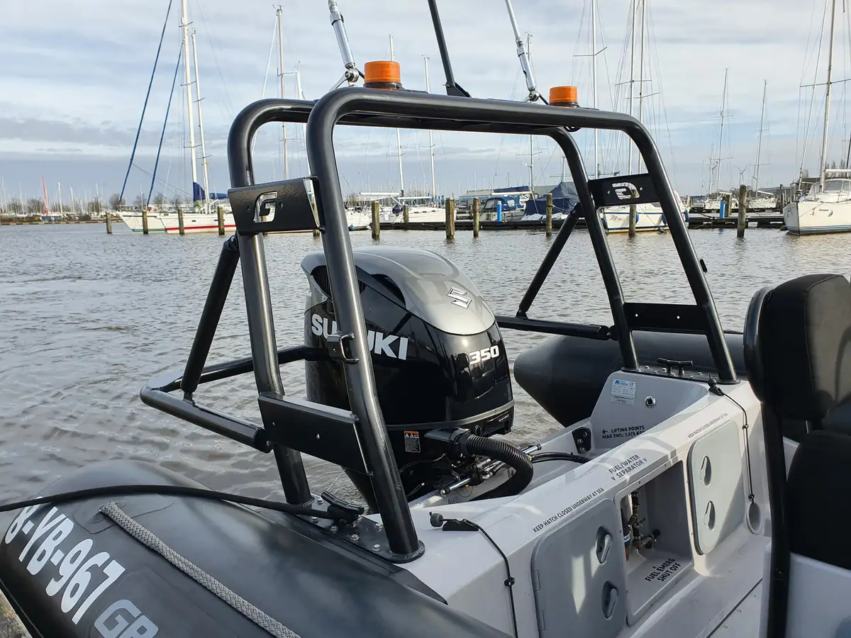 Containerskib til salg