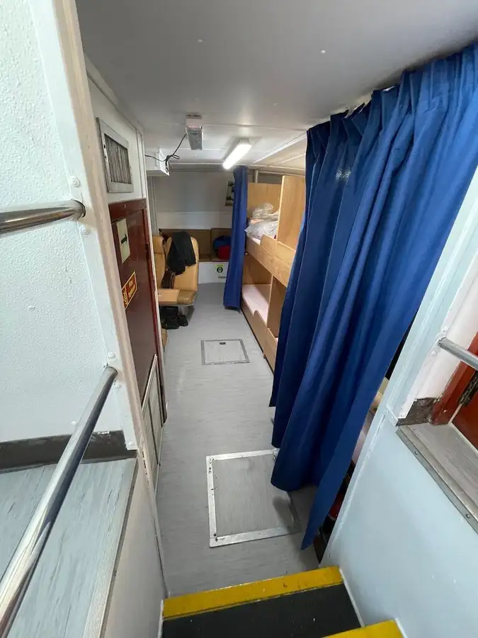 Containerskib til salg