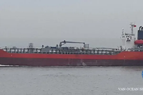 Oil/Chemical tanker for sale