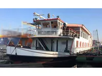 Containerskib til salg