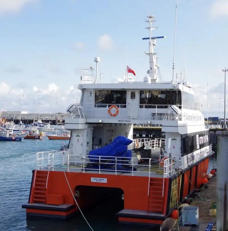 Containerskib til salg