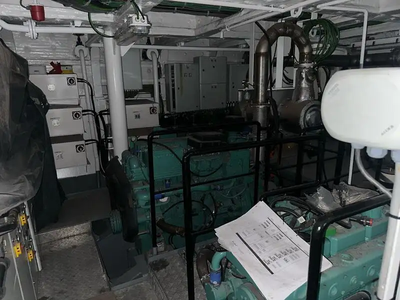 Containerskib til salg