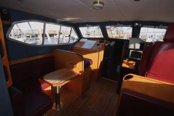 Patruljebåd til salg