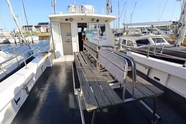 Patruljebåd til salg