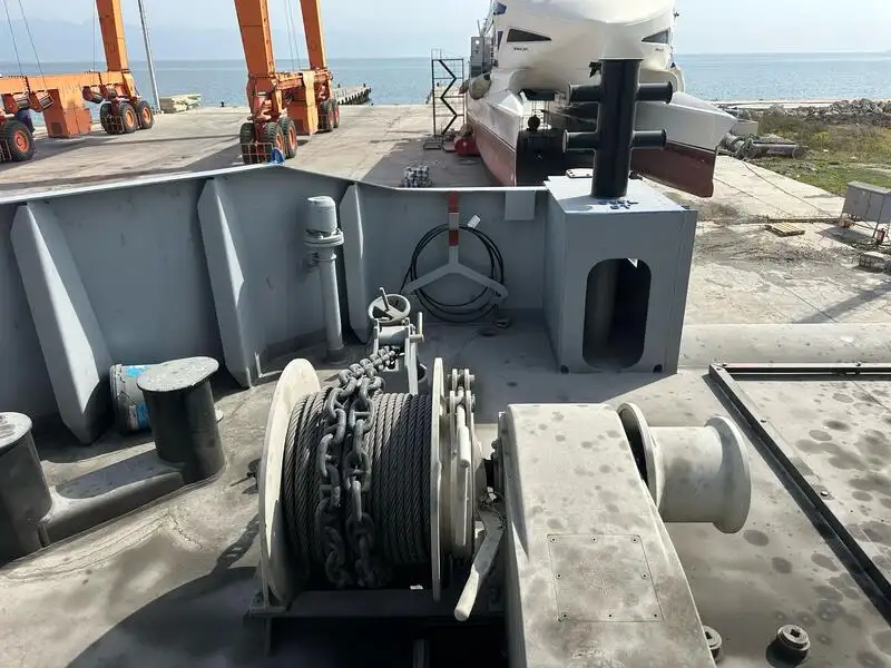 Containerskib til salg