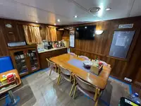 Containerskib til salg